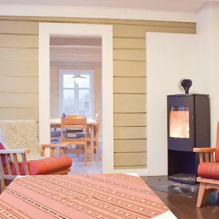 Дом отдыха Three Bedroom Holiday In Erfjord Санд