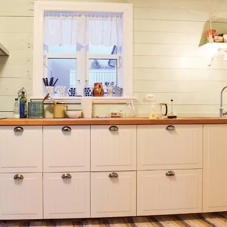 Three Bedroom Holiday In Erfjord *